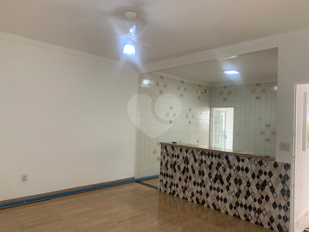 Casa à venda com 2 quartos, 107m² - Foto 2