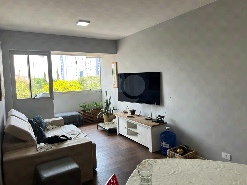 Apartamento 03 dormitórios  Av Braz Leme