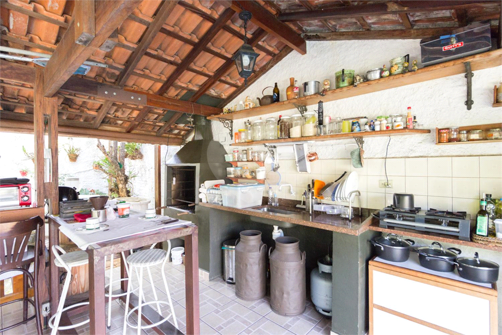 Casa térrea com 3 suítes na Casa Verde