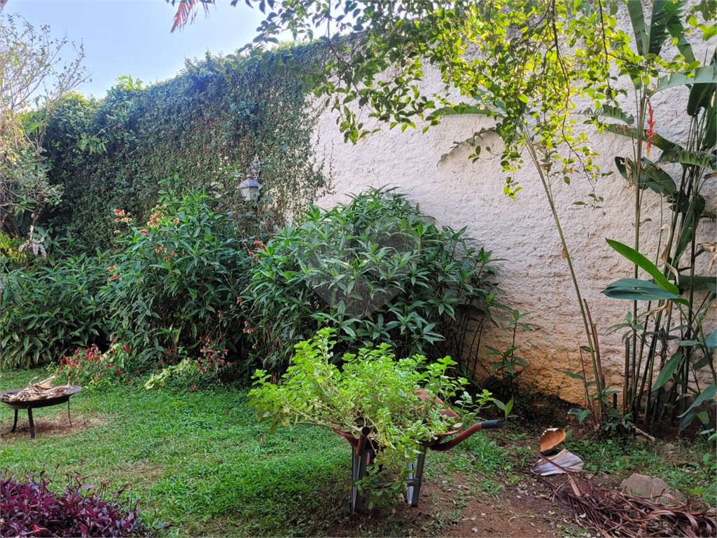 Casa térrea com 3 suítes na Casa Verde