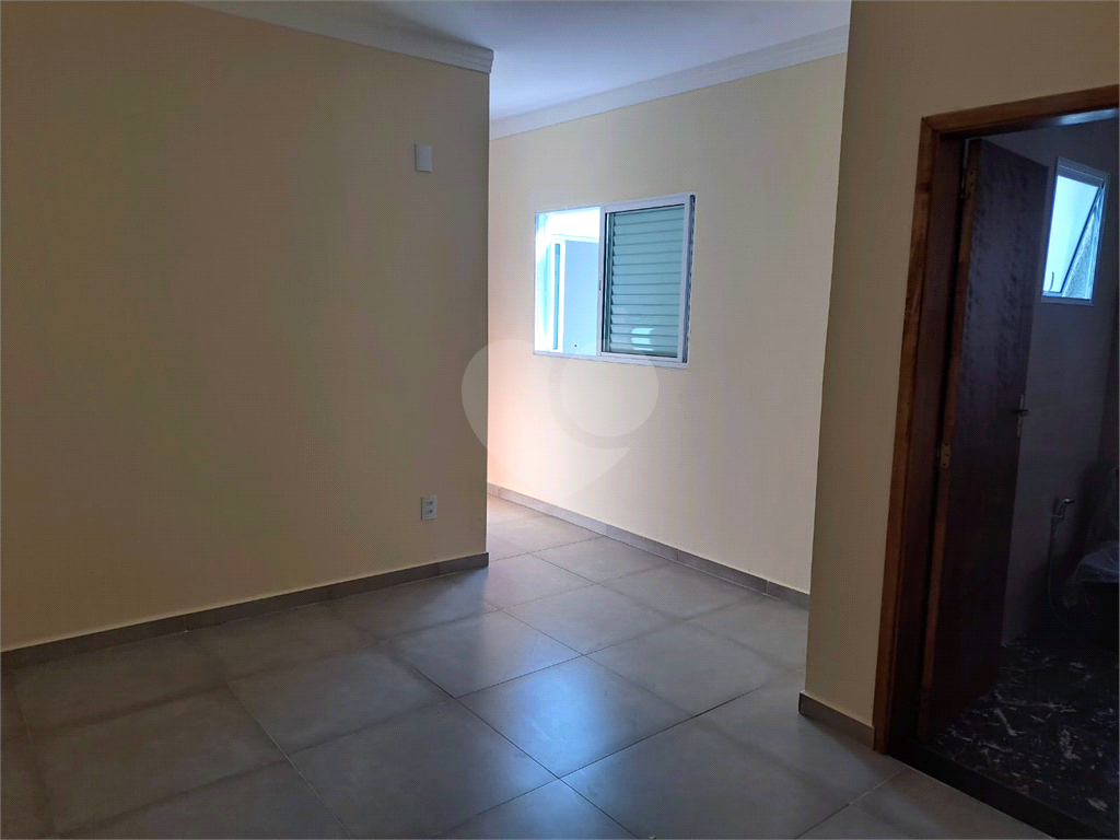 Linda casa á venda com 2 dormitorios na cidade de Bragança Paulista-SP