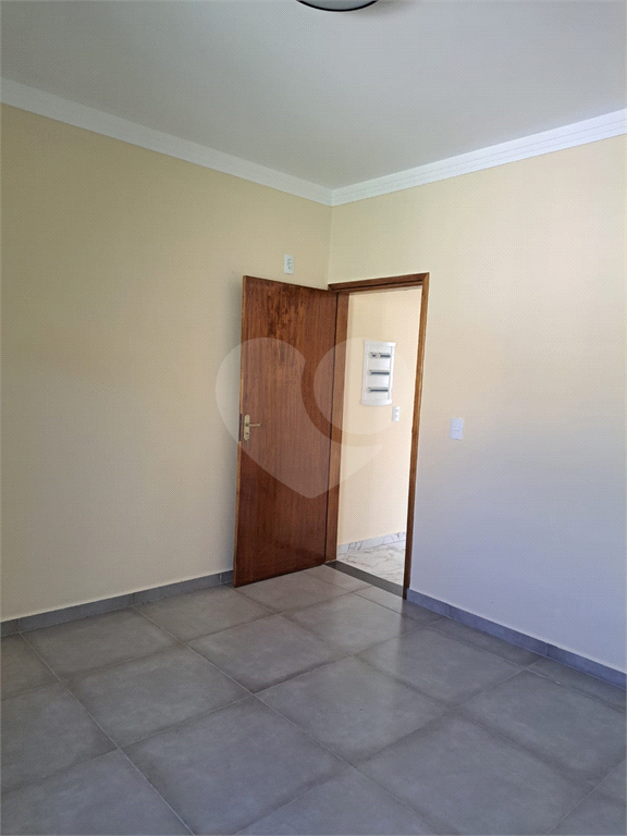 Linda casa á venda com 2 dormitorios na cidade de Bragança Paulista-SP
