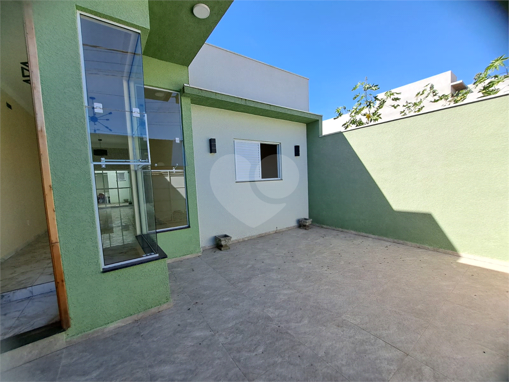 Linda casa á venda com 2 dormitorios na cidade de Bragança Paulista-SP