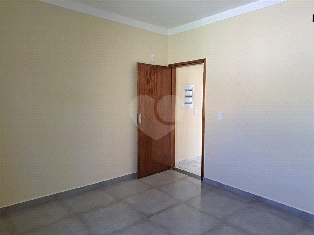 Linda casa á venda com 2 dormitorios na cidade de Bragança Paulista-SP