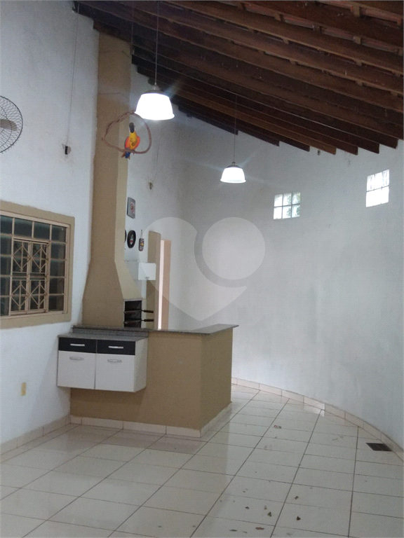 Casa à venda com 3 quartos, 156m² - Foto 2