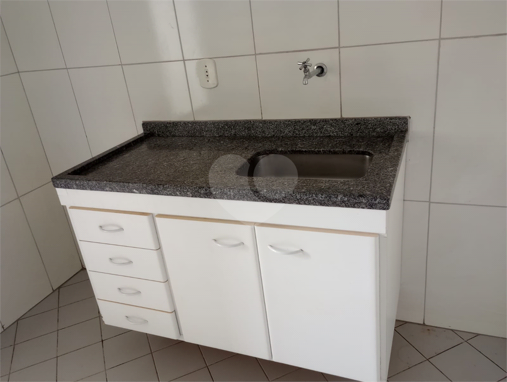 Apartamento à venda com 3 quartos, 64m² - Foto 3