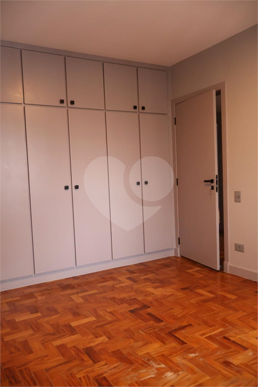 Apartamento à venda com 4 quartos, 198m² - Foto 17