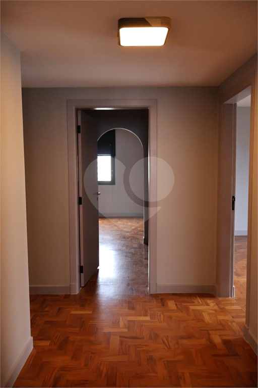 Apartamento à venda com 4 quartos, 198m² - Foto 18