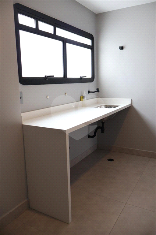 Apartamento à venda com 4 quartos, 198m² - Foto 4