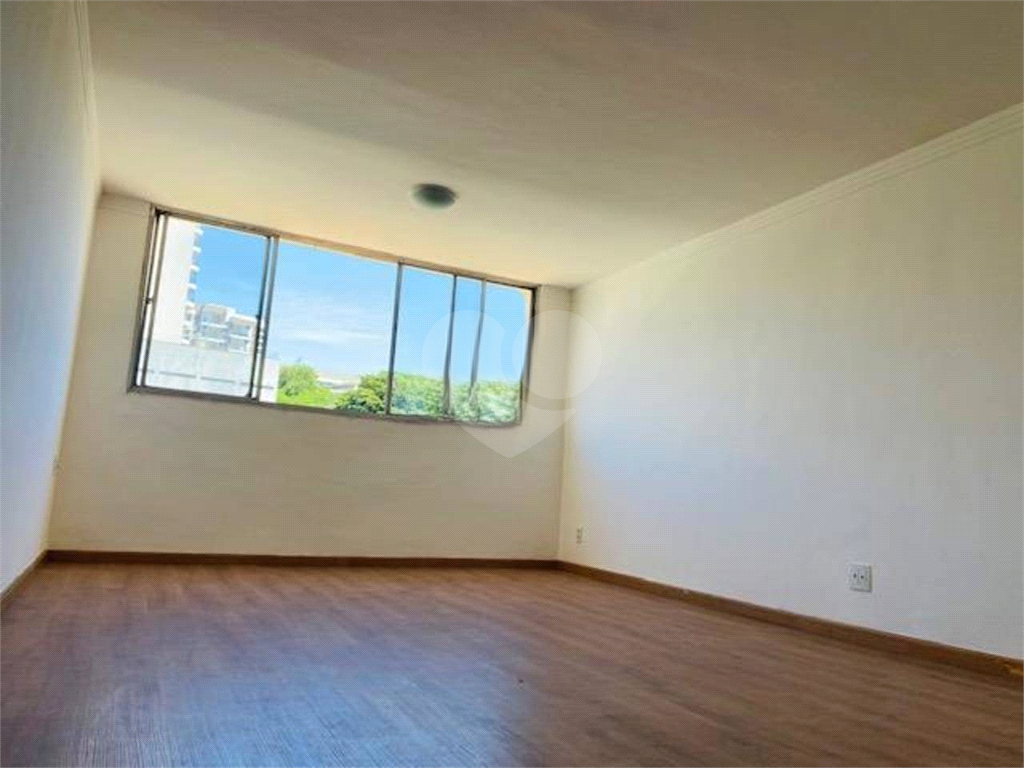 Apartamento à venda com 3 quartos, 113m² - Foto 1