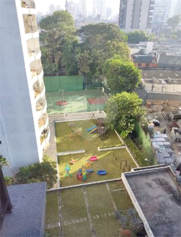 APARTAMENTO em PINHEIROS