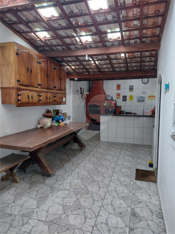 Casa à venda com 3 quartos, 239m² - Foto 12