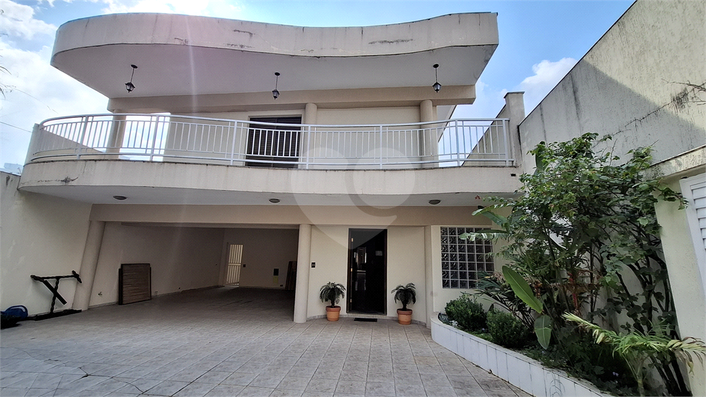 Casa à venda e aluguel com 4 quartos, 881m² - Foto 1