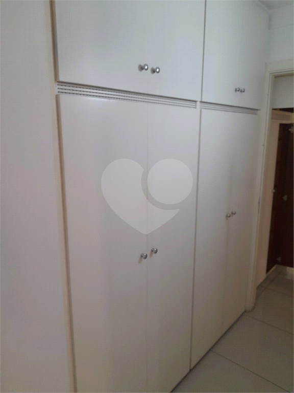 Apartamento à venda com 3 quartos, 150m² - Foto 2