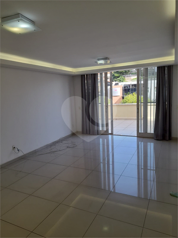 Apartamento à venda com 3 quartos, 150m² - Foto 1