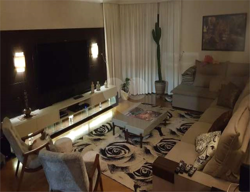 Apartamento à venda com 3 quartos, 220m² - Foto 25