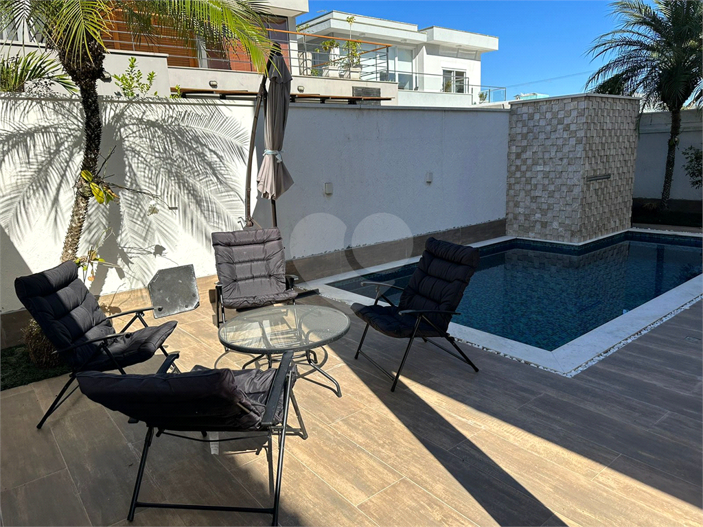 Casa a venda em Caraguatatuba com 5 quartos e piscina