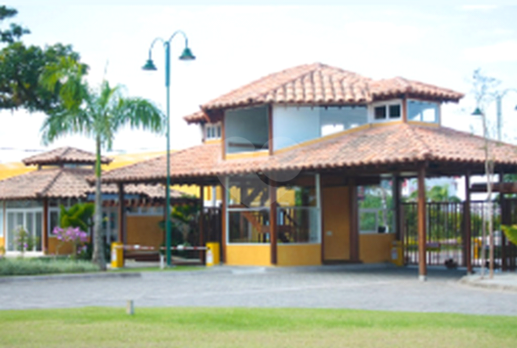 Casa a venda em Caraguatatuba com 5 quartos e piscina