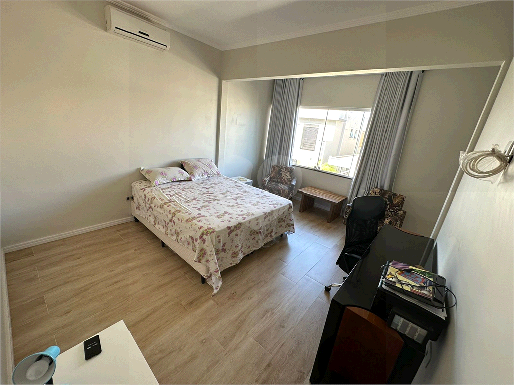 Casa a venda em Caraguatatuba com 5 quartos e piscina