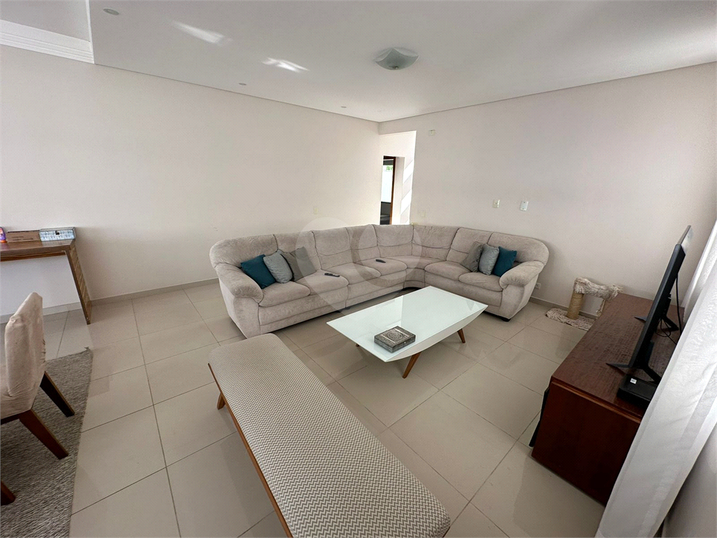 Casa a venda em Caraguatatuba com 5 quartos e piscina