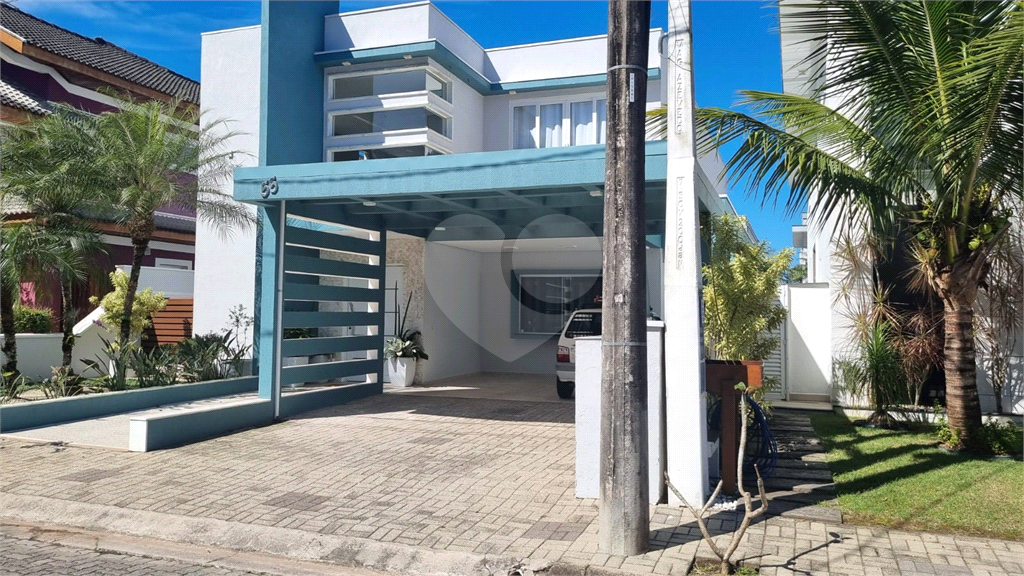 Casa a venda em Caraguatatuba com 5 quartos e piscina