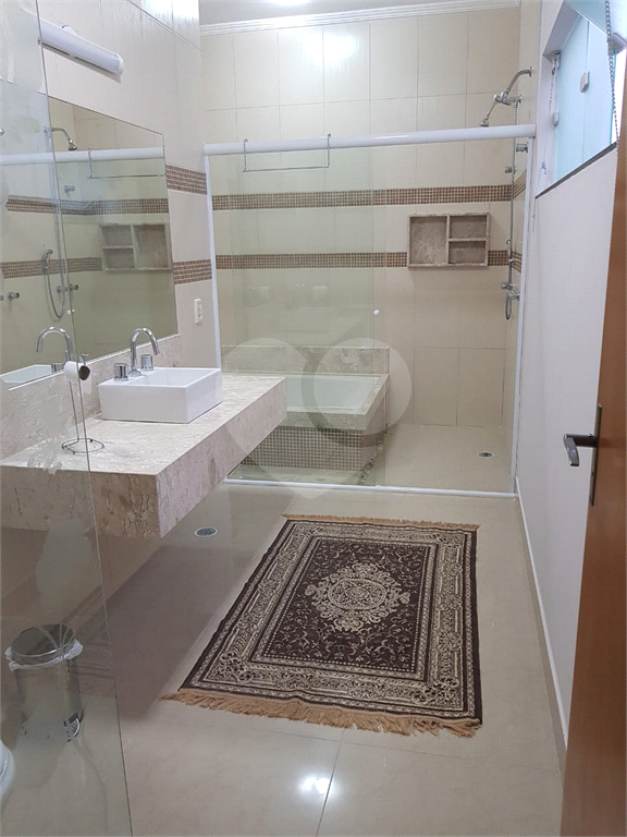 Casa a venda em Caraguatatuba com 5 quartos e piscina