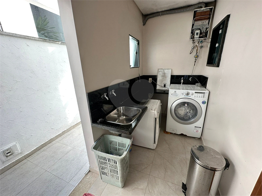 Casa a venda em Caraguatatuba com 5 quartos e piscina