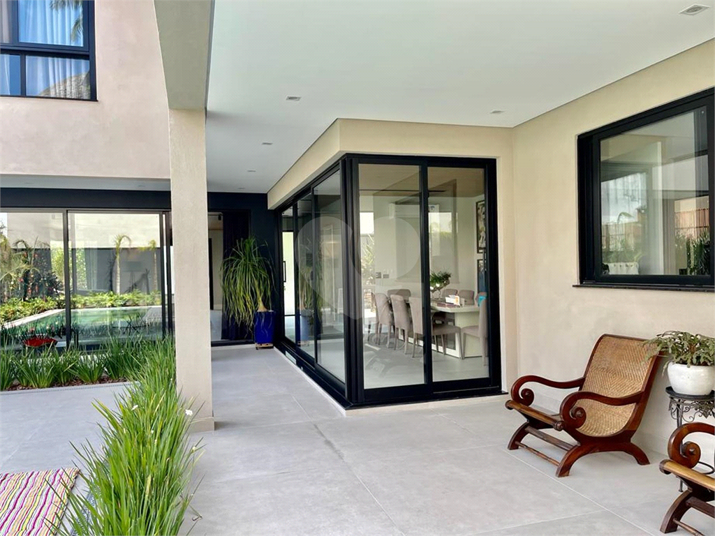 Casa térrea à venda no Residencial Alpha 1 - PORTEIRA FECHADA.