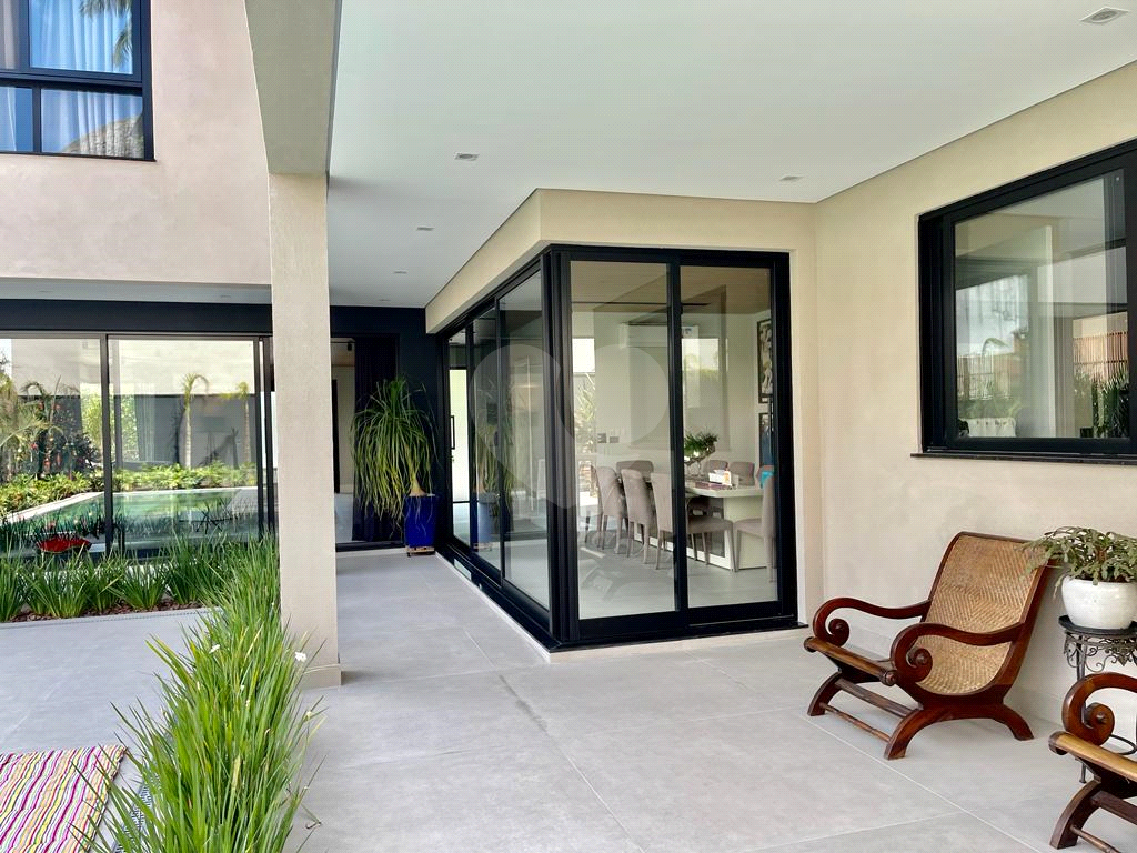 Casa térrea à venda no Residencial Alpha 1 - PORTEIRA FECHADA.