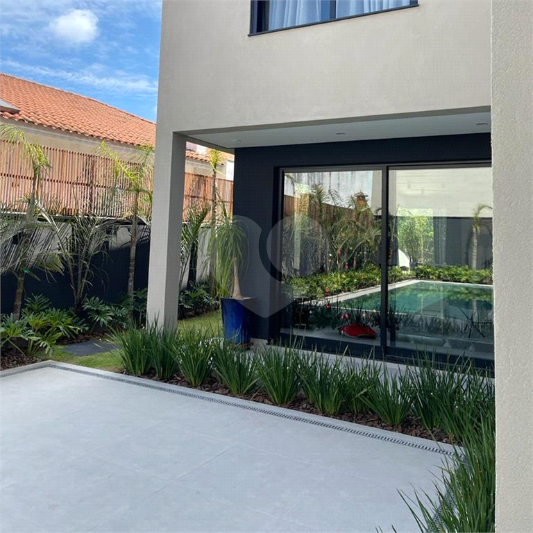 Casa térrea à venda no Residencial Alpha 1 - PORTEIRA FECHADA.