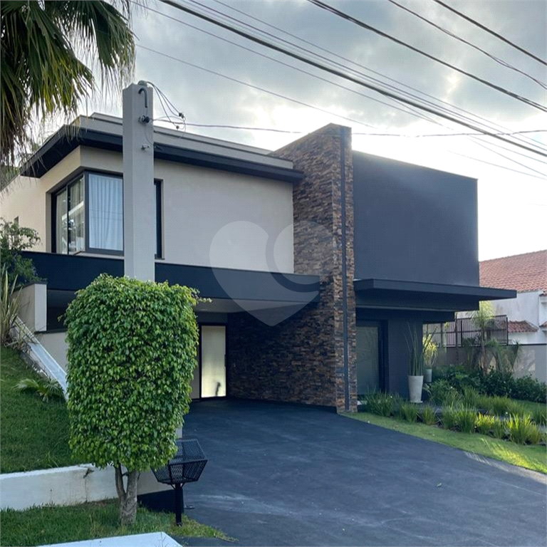 Casa térrea à venda no Residencial Alpha 1 - PORTEIRA FECHADA.