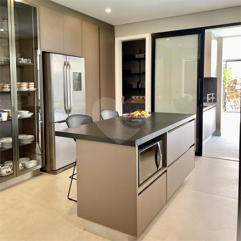 Casa térrea à venda no Residencial Alpha 1 - PORTEIRA FECHADA.