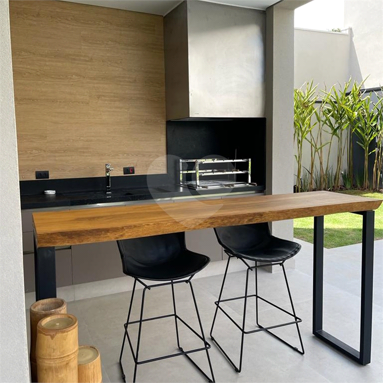 Casa térrea à venda no Residencial Alpha 1 - PORTEIRA FECHADA.