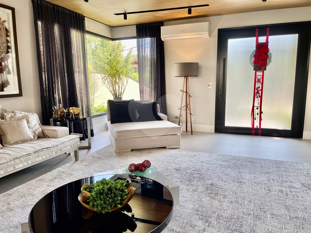 Casa térrea à venda no Residencial Alpha 1 - PORTEIRA FECHADA.