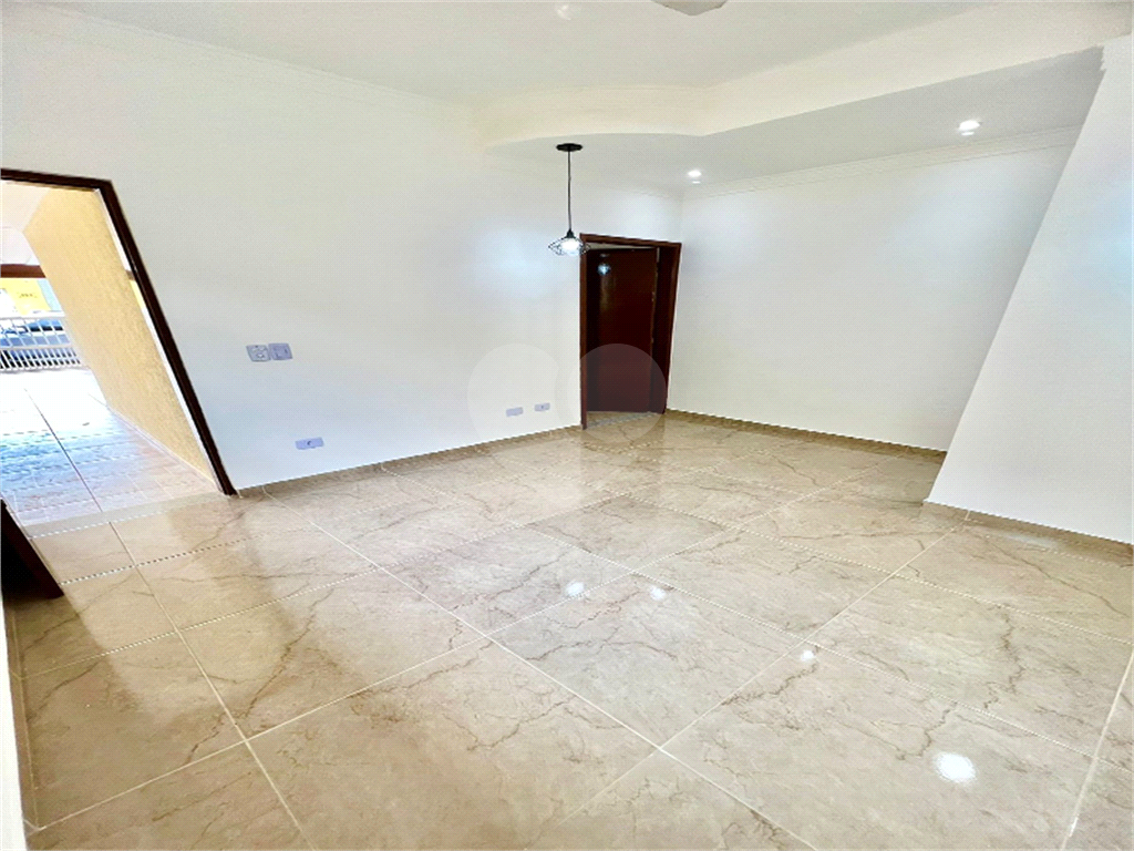 Casa totalmente reformada na Praia Grande!! Solemar