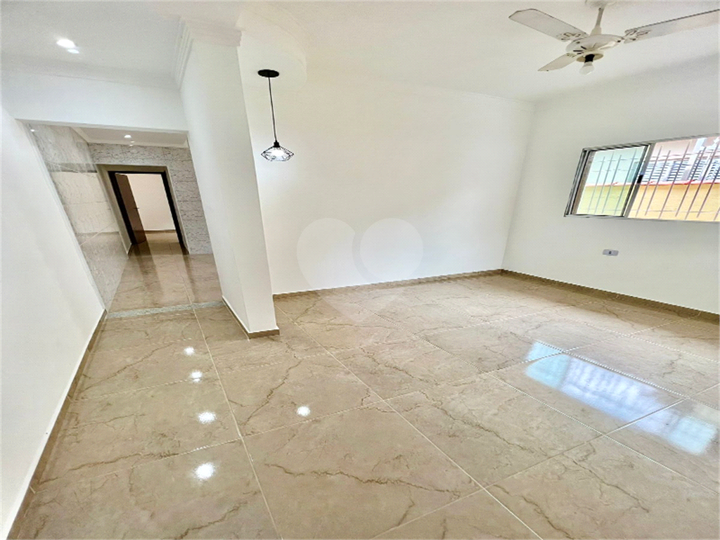 Casa totalmente reformada na Praia Grande!! Solemar