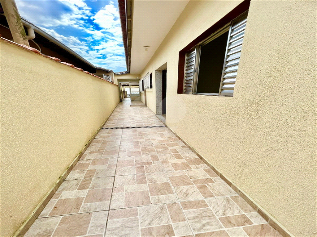 Casa totalmente reformada na Praia Grande!! Solemar