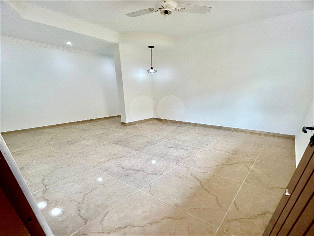 Casa totalmente reformada na Praia Grande!! Solemar