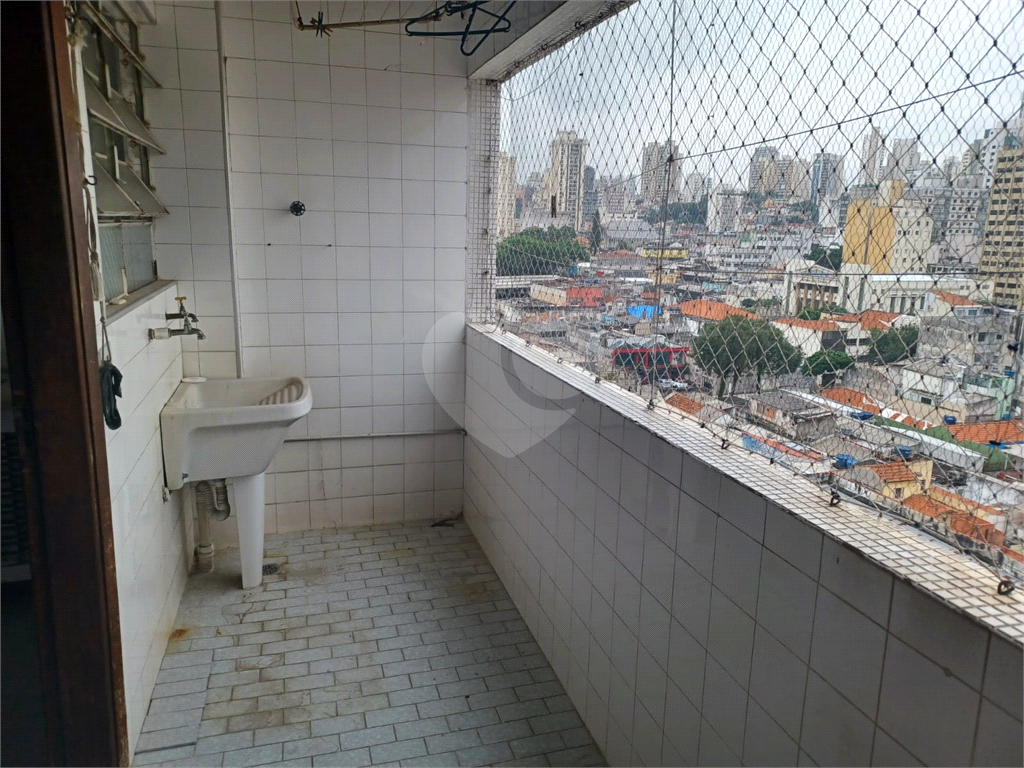 Apartamento, bem localizado na Zona Norte, no bairro de Santana, próximo ao metrô, 7 minutos a pé.
