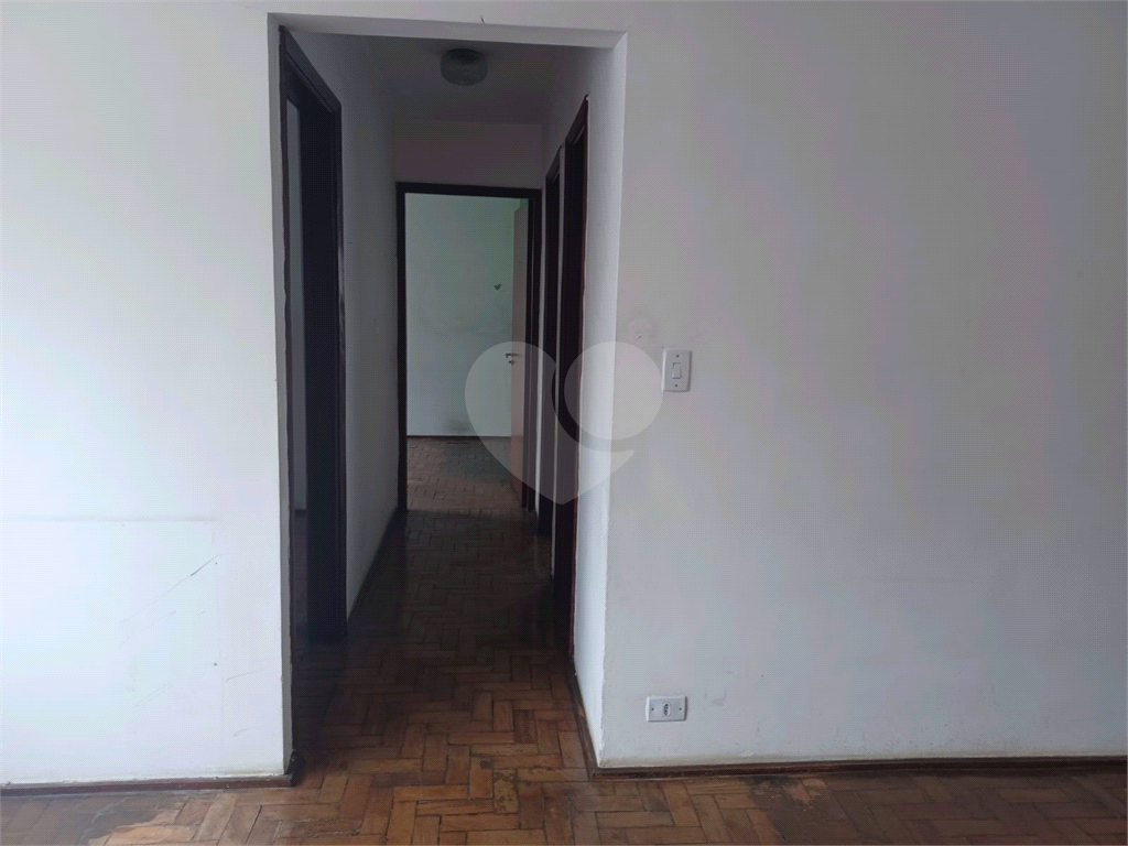 Apartamento, bem localizado na Zona Norte, no bairro de Santana, próximo ao metrô, 7 minutos a pé.
