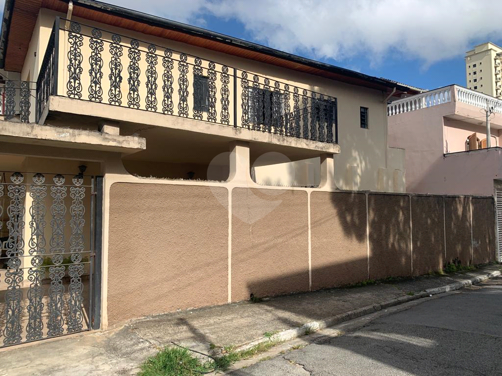 Sobrado à venda com 3 quartos, 200m² - Foto 1