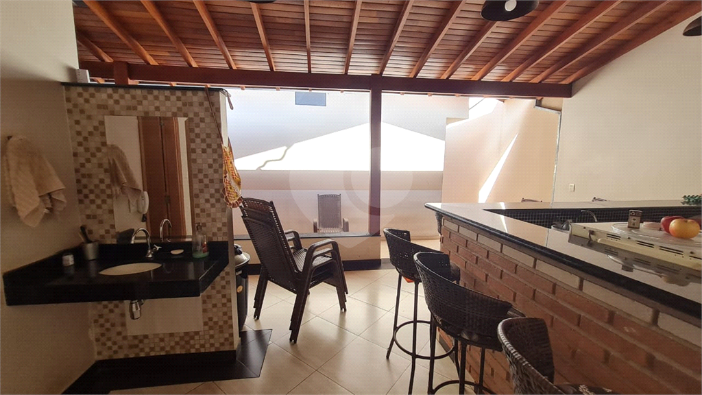 Casa à venda com 3 quartos, 210m² - Foto 12