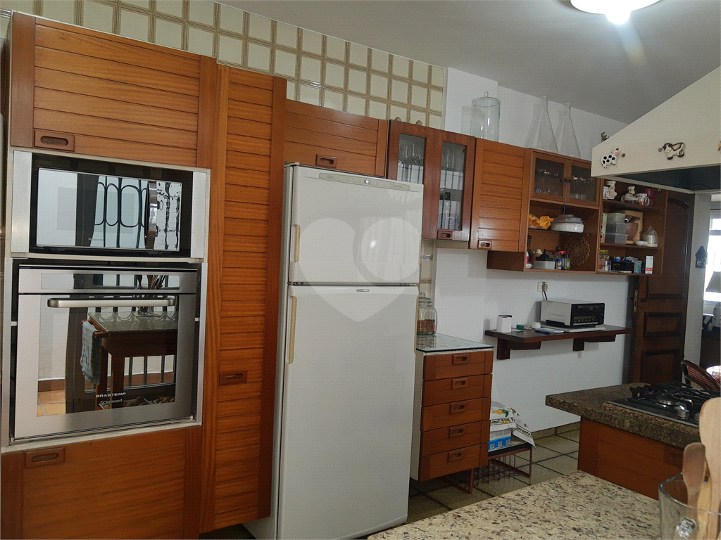 SOBRADO EM VILA