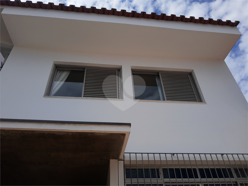 SOBRADO EM VILA