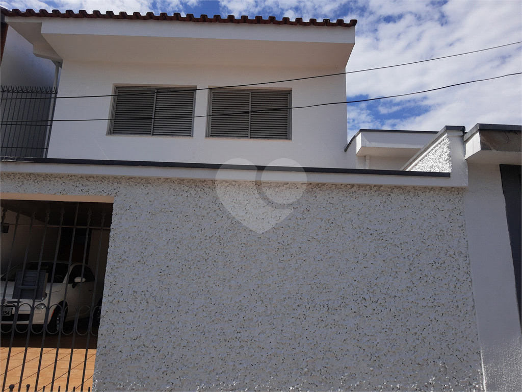 SOBRADO EM VILA