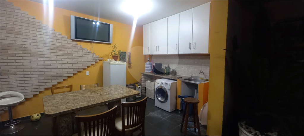 Sobrado à venda com 4 quartos, 214m² - Foto 2