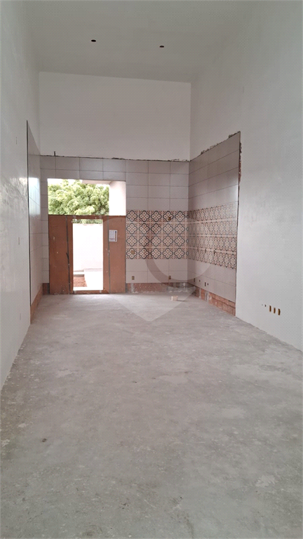 Casa à venda com 3 quartos, 150m² - Foto 2