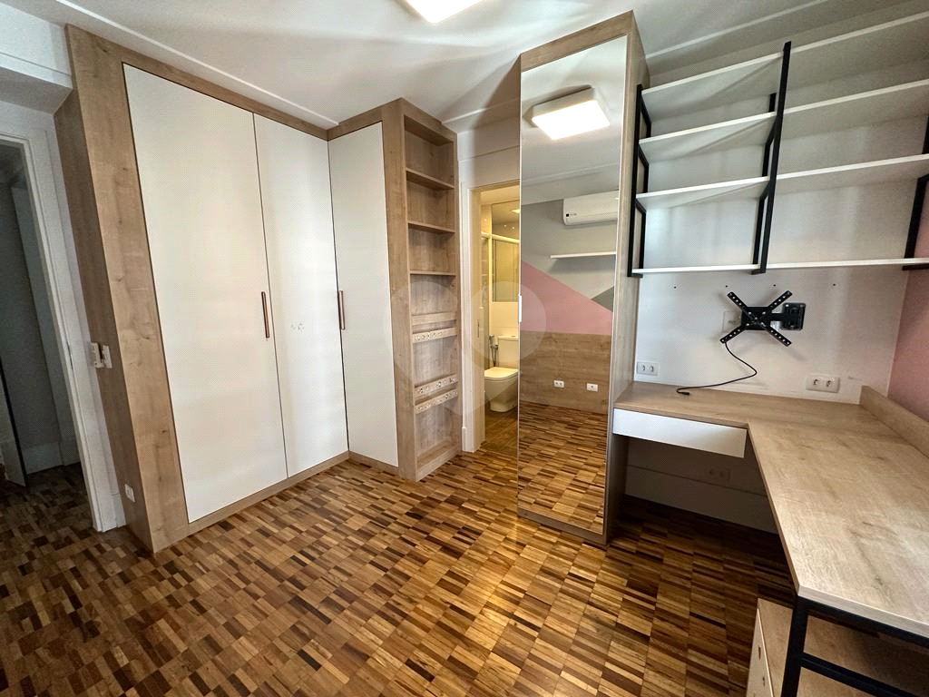 Apartamento de 2 Suítes  em Moema