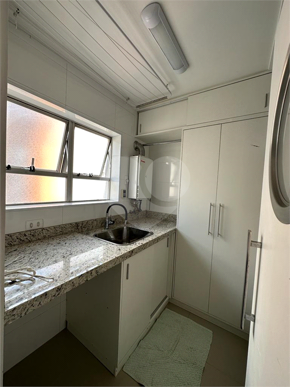 Apartamento de 2 Suítes  em Moema