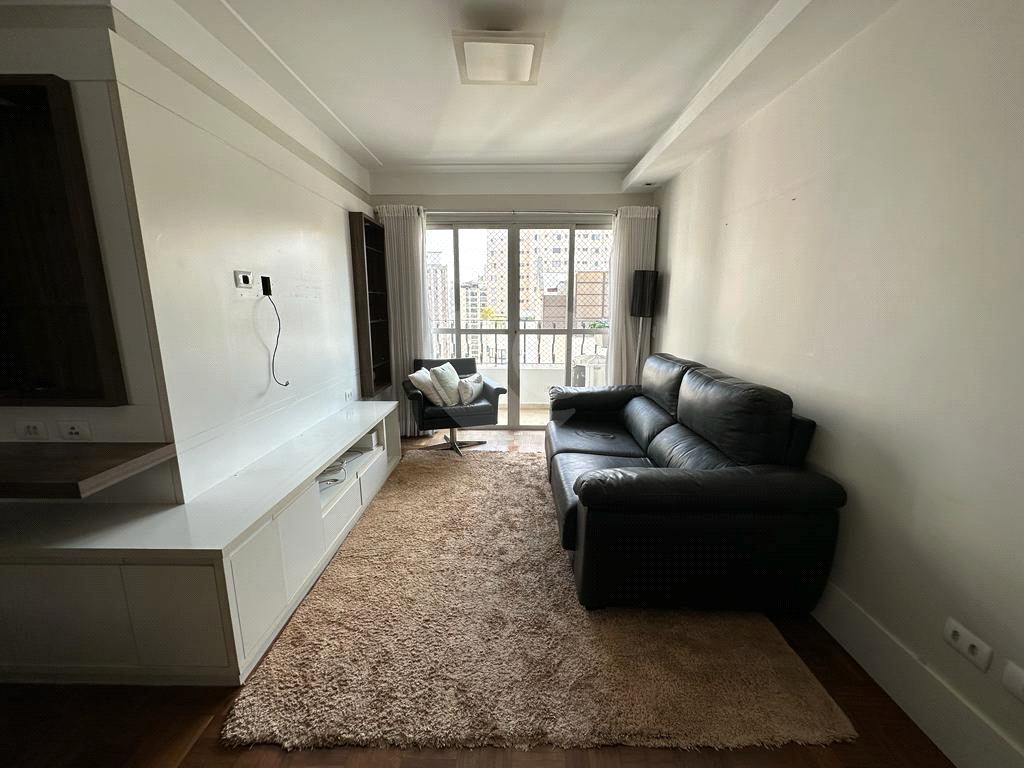 Apartamento de 2 Suítes  em Moema